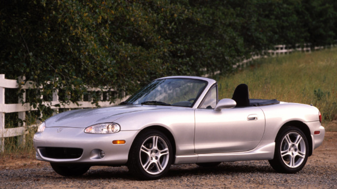 2004 Mazda MX-5 Miata front-3-4-beauty-1 (1)