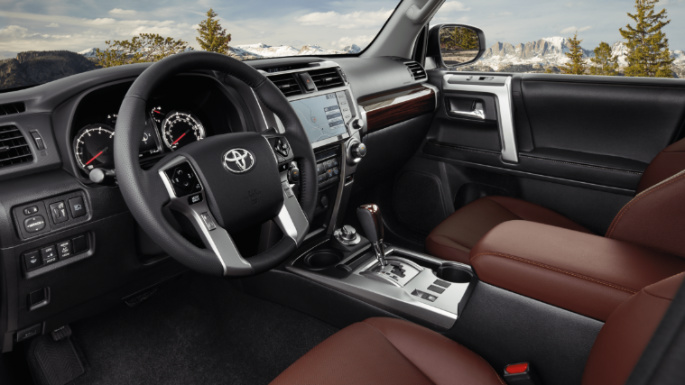 2021-toyota-4runner-int