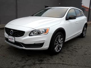 Volvo 2018 V60 Cross Country