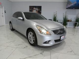 Infiniti 2011 G37