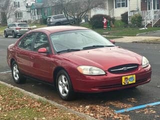 Ford 2000 Taurus