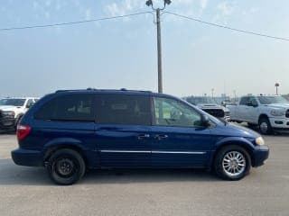 Chrysler 2002 Town and Country