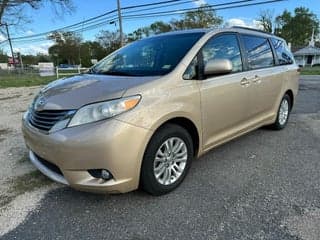 Toyota 2011 Sienna