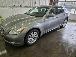 Infiniti 2011 M37