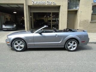 Ford 2006 Mustang