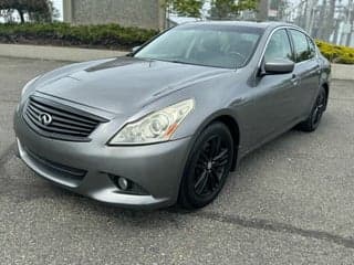 Infiniti 2011 G37