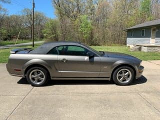 Ford 2005 Mustang