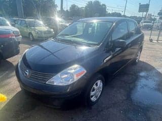 Nissan 2010 Versa