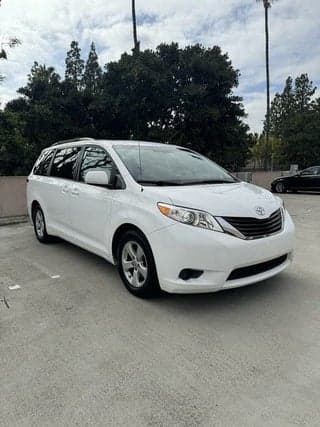 Toyota 2011 Sienna