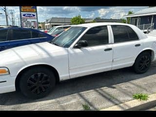 Ford 2000 Crown Victoria