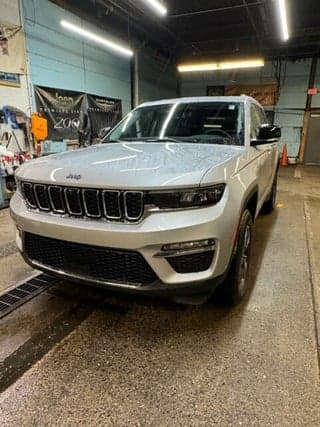 Jeep 2023 Grand Cherokee