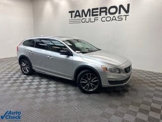 Volvo 2017 V60 Cross Country