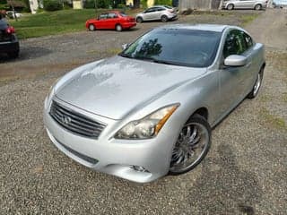 Infiniti 2011 G37