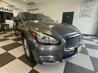 Infiniti 2016 Q70