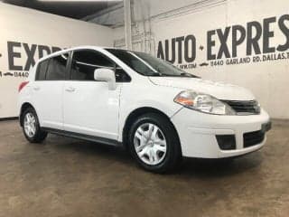 Nissan 2010 Versa