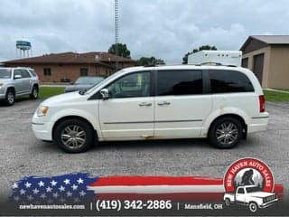 Chrysler 2010 Town and Country