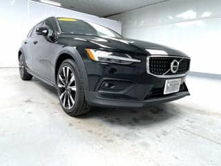 Volvo 2022 V60 Cross Country