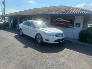 Ford 2011 Taurus