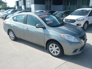 Nissan 2012 Versa