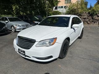 Chrysler 2013 200