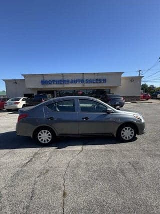 Nissan 2016 Versa